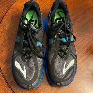 Women’s Brooks Pure Cadence shoes size 11